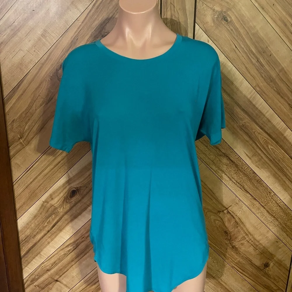 The North Face Women’s Small Teal FlashDry Short Sleeve Shirt Flawed - Picture 3 of 10